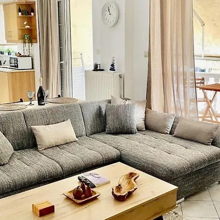 Daphnes Crown Apartment